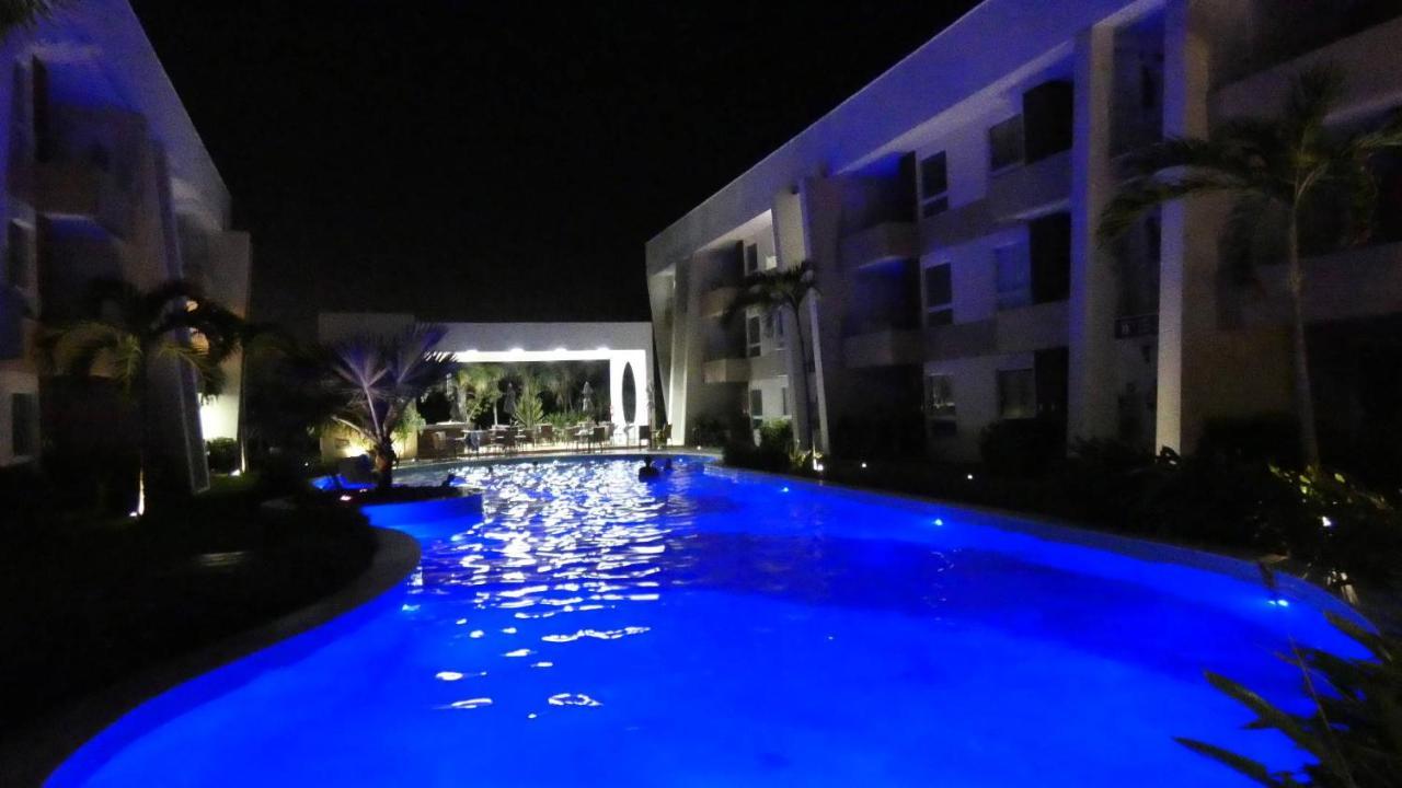 Apto Guarajuba Praia Condominio Porto Smeralda-100 Metros Da Praia Esterno foto